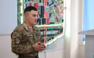 Полиглот из Национальной гвардии говорит на семи языках и помогает в охране общественного порядка