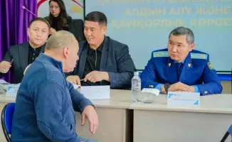 В Астане прокуратура провела юридические консультации для граждан, получающих услуги центра ресоциализации