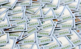 Доллар подешевел: новый курс на торгах Казахстана 8 января