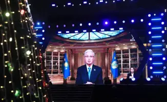 Собрание актюбинцев на главной площади: единство и праздничное настроение в Новогоднюю ночь