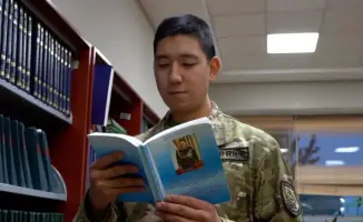 Полиглот из Национального университета обороны освоил пять языков и путешествовал по 20 странам