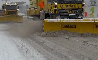 Снегопад в Алматы: уборка продолжается