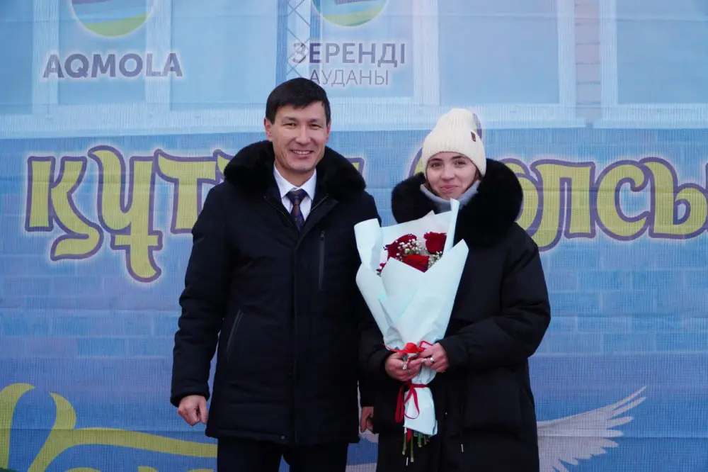 В Акмолинской области социально уязвимым категориям граждан вручены ключи от новых квартир (9)