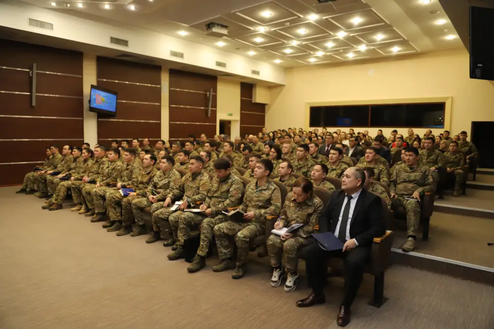 В МЧС проведено разъяснение проекта новой Конституции (2)