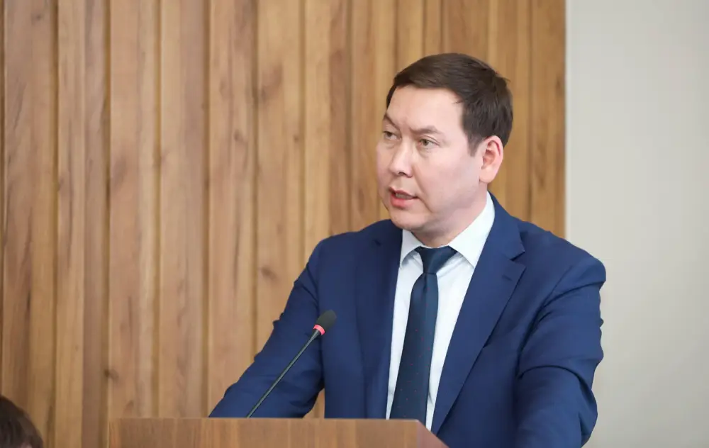 В акимате области рассмотрены вопросы санитарной безопасности, продовольственной стабильности и развития спортивной инфраструктуры (4)