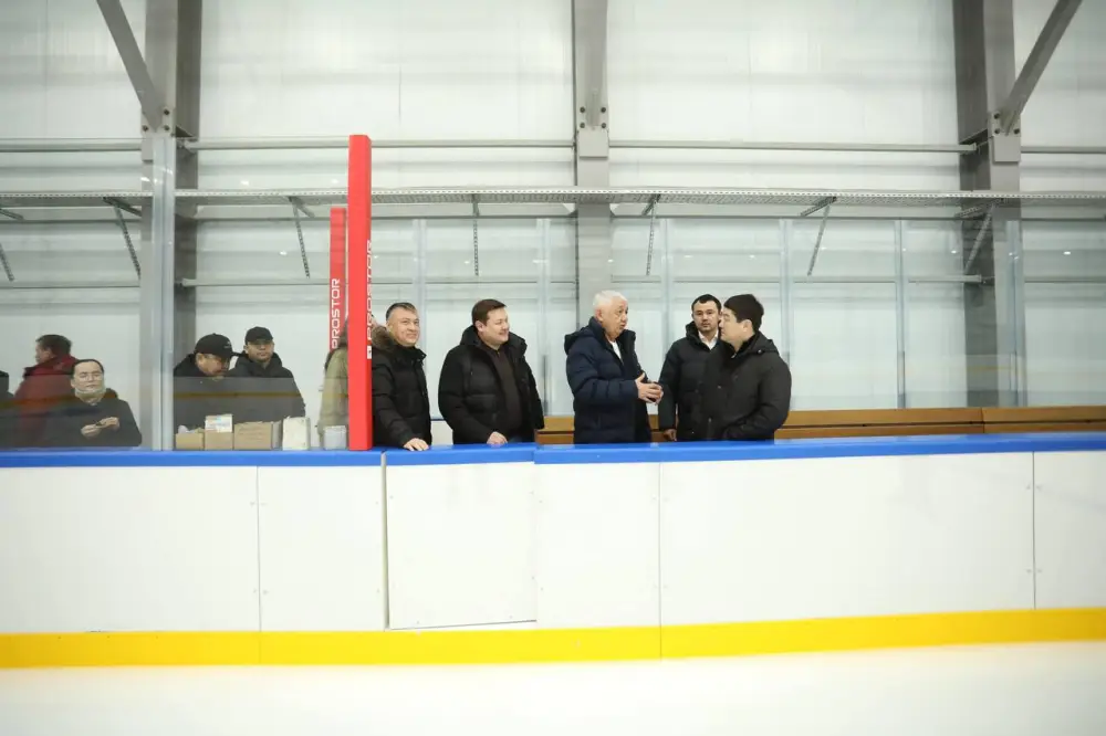 Нурдаулет Килыбай ознакомился с ходом строительства нового ледового дворца в Актау (3)