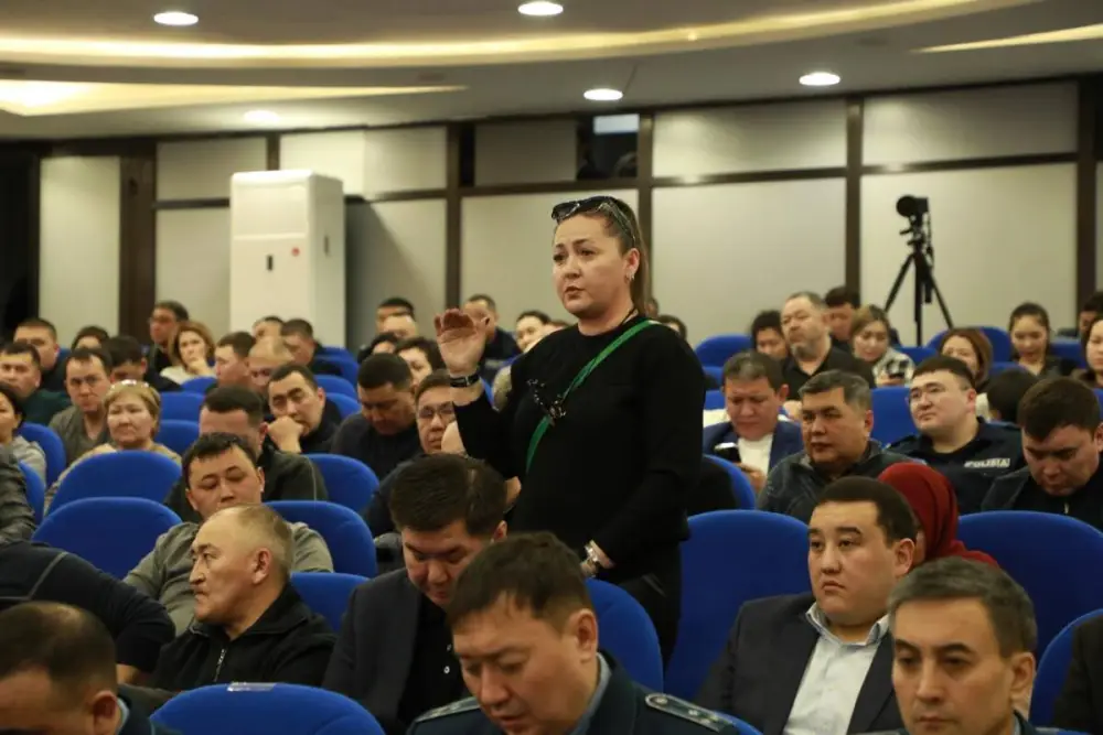 Полиция и представители КСК и ОСИ обсудили меры по обеспечению безопасности в столице (7)