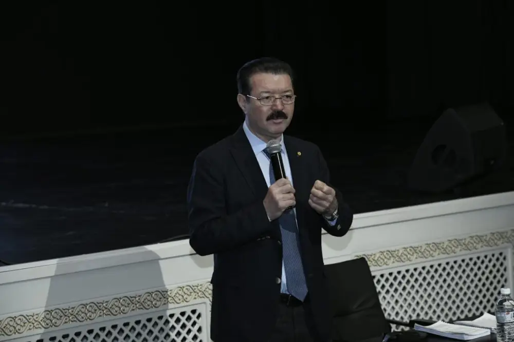 В Астане разъяснили важность конституционных реформ (3)