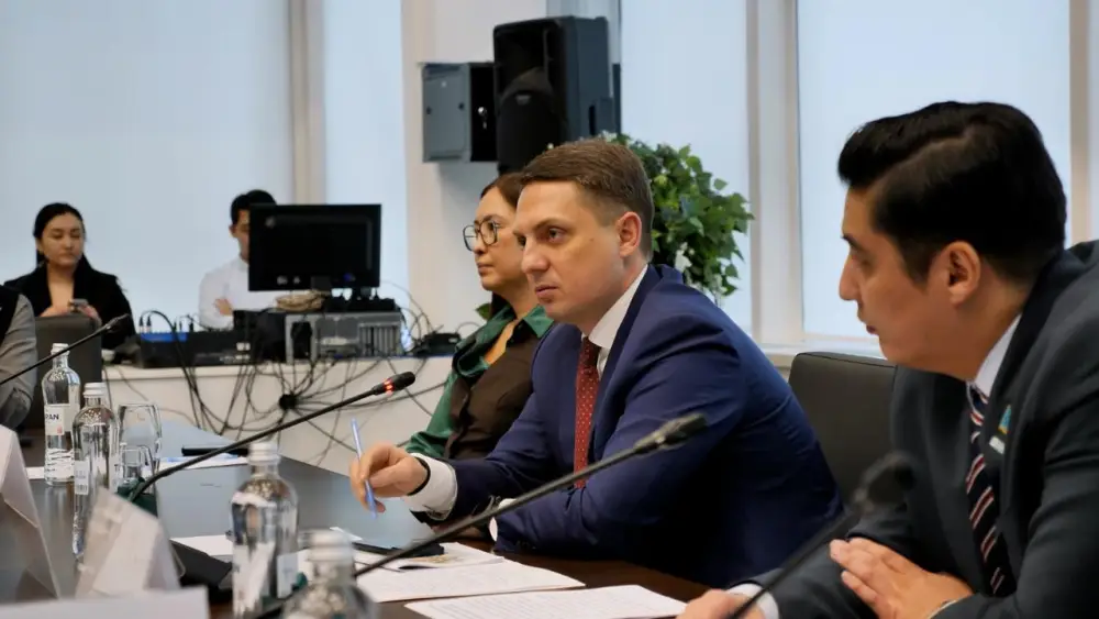 Меморандумы и повышение качества услуг: в Астане прошел Экспертный совет по развитию туризма (8)