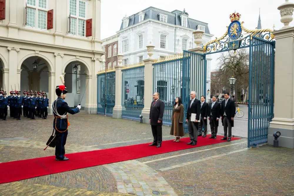 Посол Казахстана вручил верительные грамоты Королю Нидерландов (3)