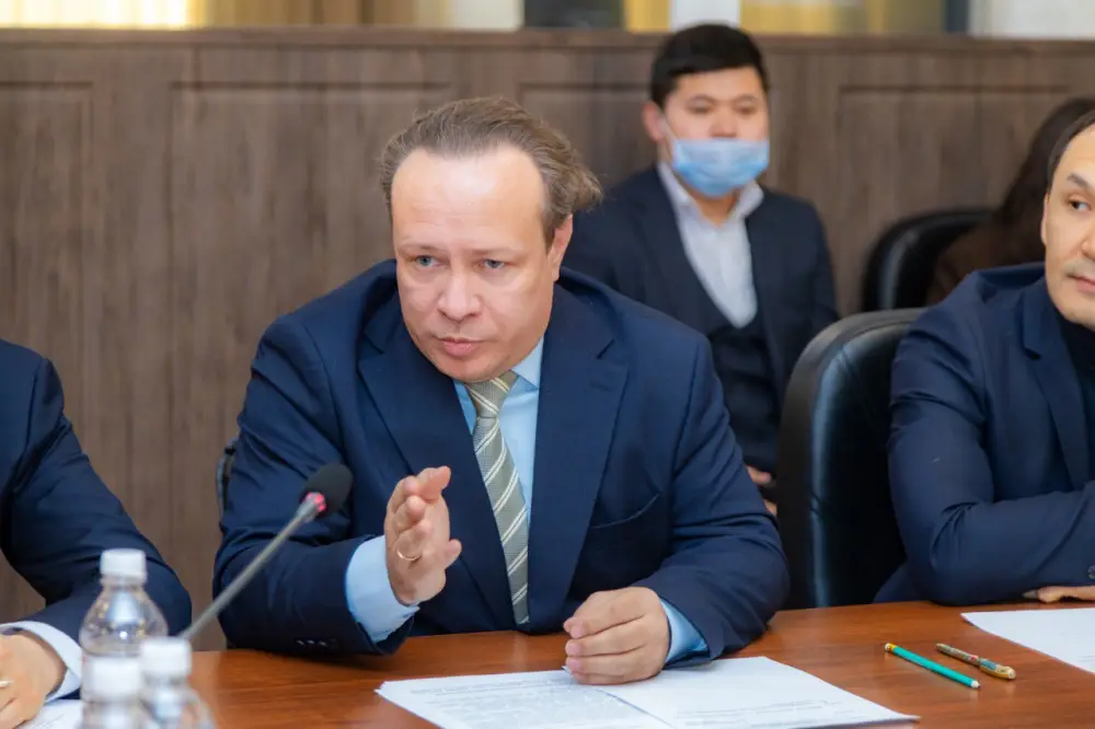 Арман Шаккалиев провёл первое заседание обновлённого Общественного совета (7)