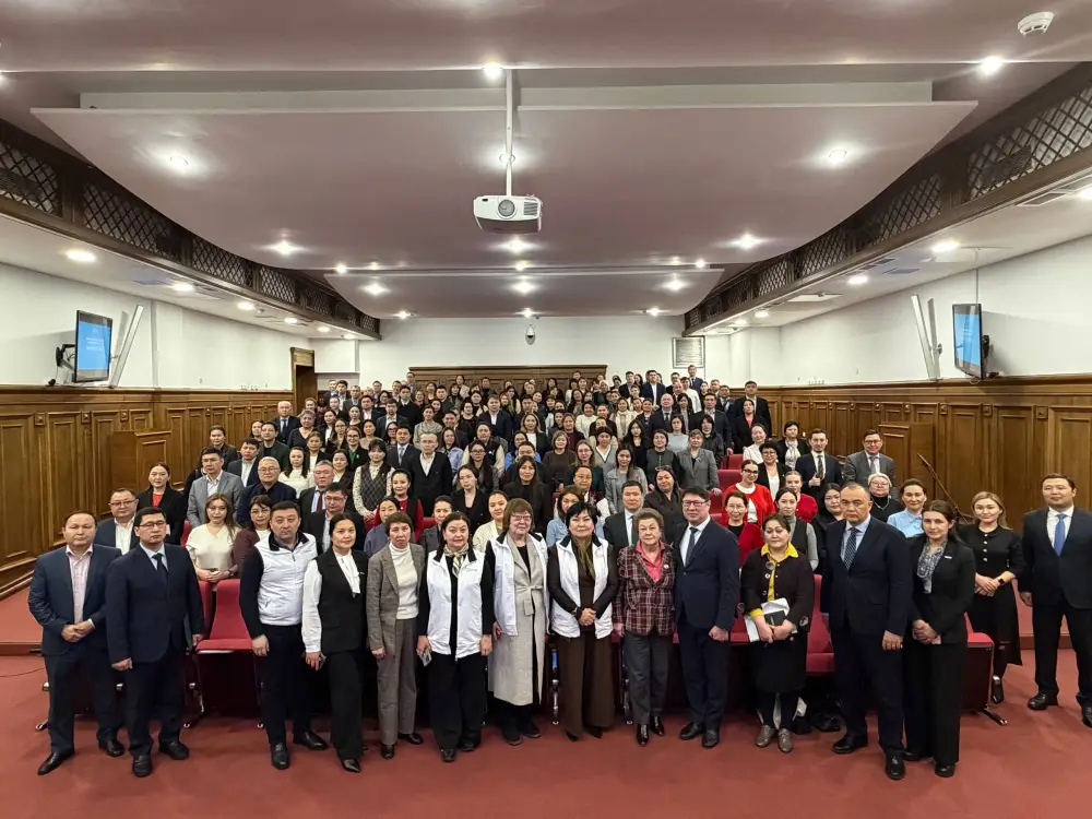 В МЗ РК обсудили поправки в Конституцию о соцзащите граждан (4)