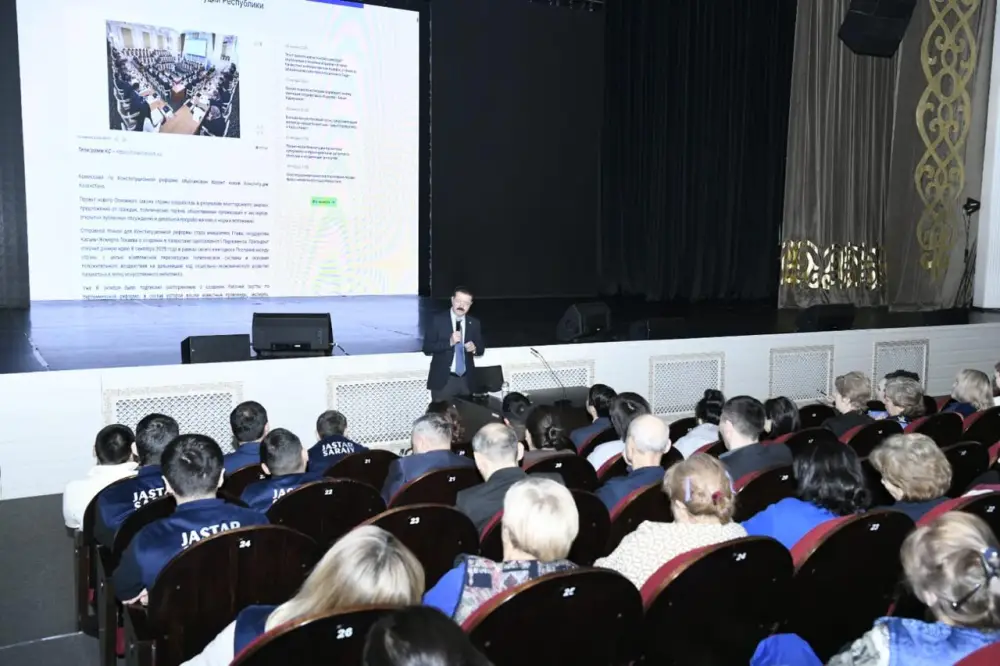 В Астане разъяснили важность конституционных реформ (4)