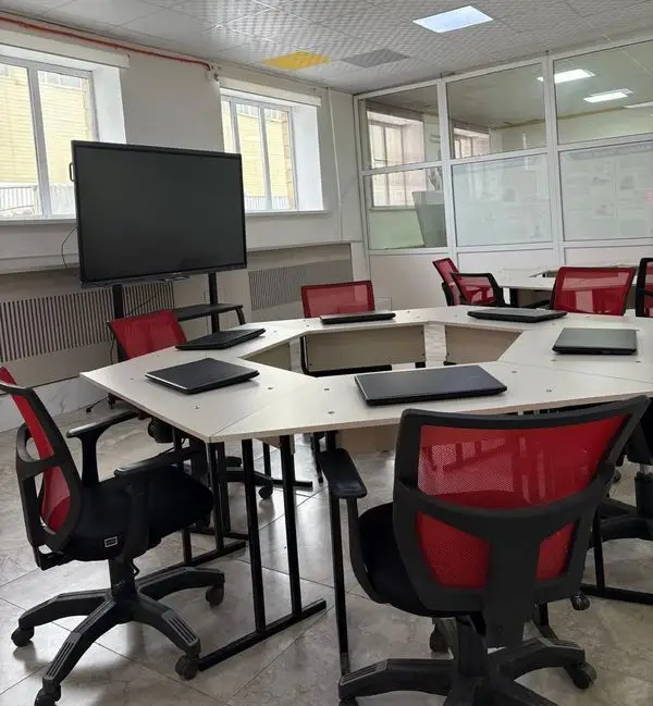 Лаборатория будущего: карагандинские студенты осваивают цифровые технологии (6)