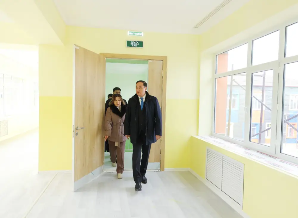 Рабочая поездка в Меркенский район: общественная безопасность, архивное наследие и инфраструктурное развитие (7)