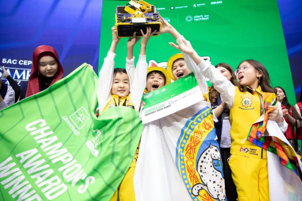 Команда из Алматы завоевала высшую награду Central Asia FIRST Championship 2026 (3)