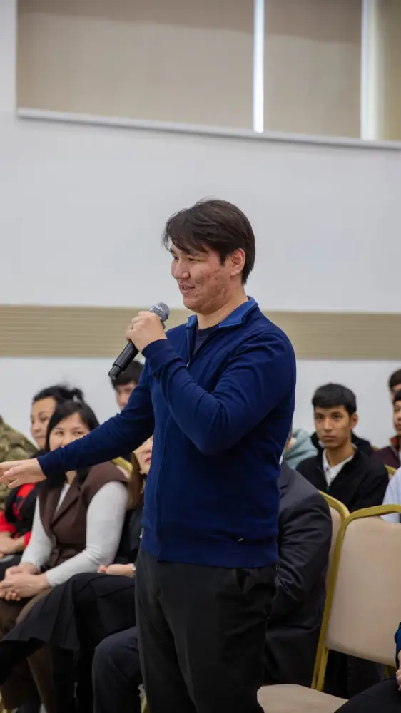 В рамках Всемирного дня выборов состоялась встреча депутатов маслихотв с молодежью (3)