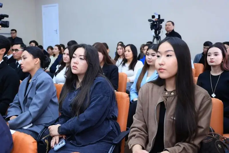 Эксперты и лидеры молодёжи Карагандинской области выразили поддержку принятию новой Конституции (2)