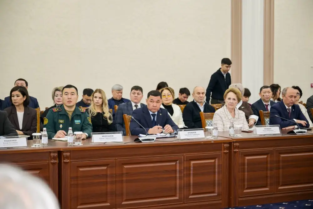 В регионе прошло обсуждение проекта обновленной Конституции РК (2)