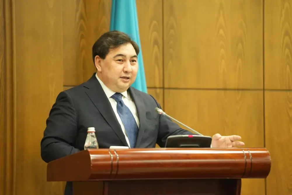 Председатель Агентства по делам государственной службы Дархан Жазықбай встретился с коллективом Комитета госказначейства (4)