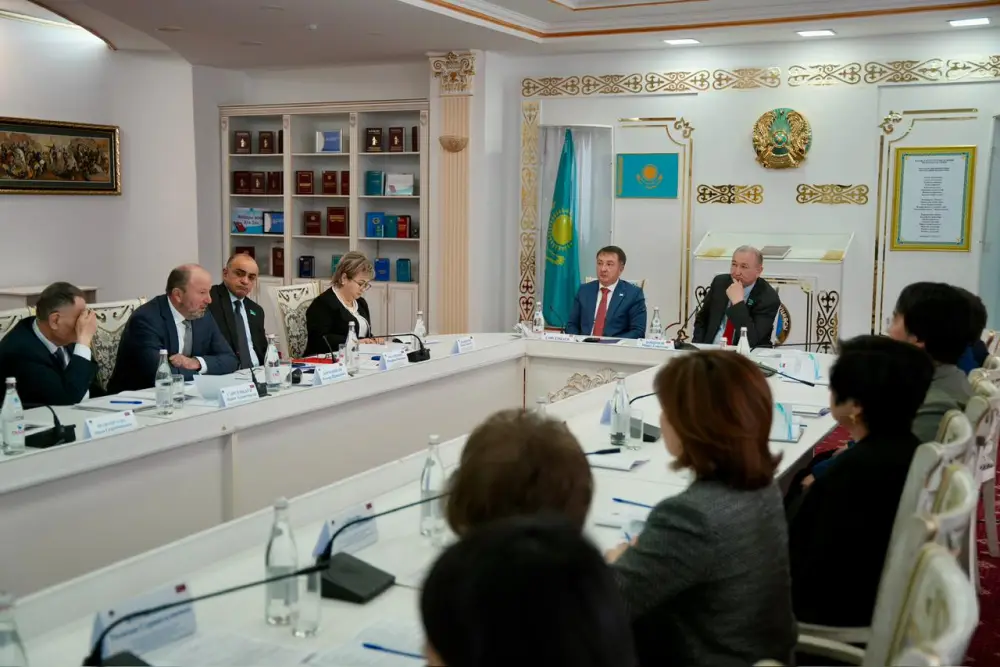 В Астане обсудили переход к Курултаю и новые политические институты в рамках конституционной реформы 2026 года (3)