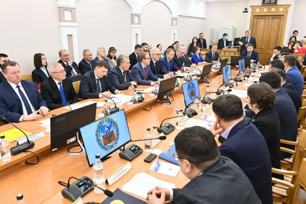 Двустороннее сотрудничество: между ВКО и Алтайским краем подписан протокол договорённостей (6)