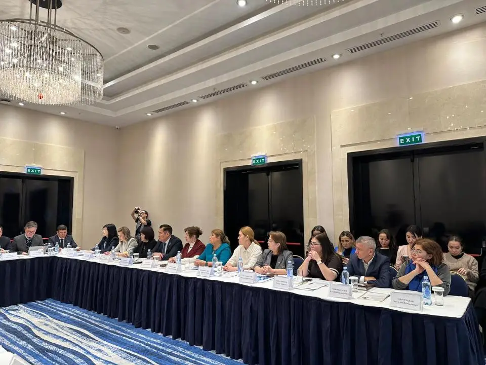 В Астане обсудили вопросы профилактики ВПЧ и рака шейки матки (4)