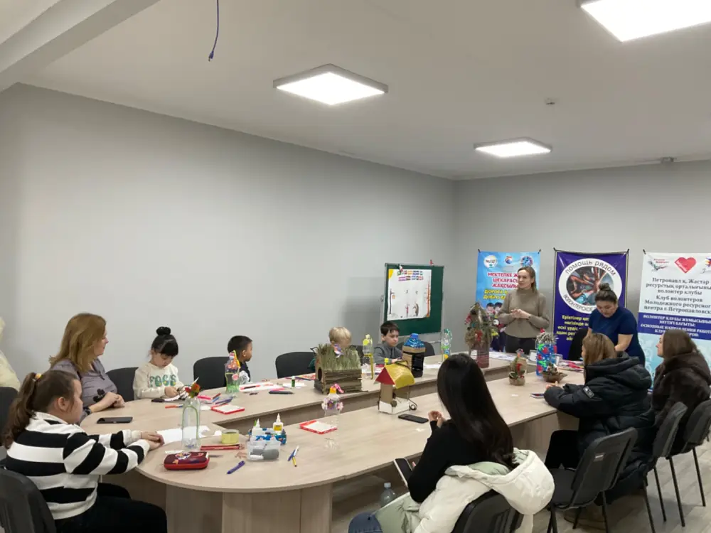 В Петропавловске прошел мастер-класс «Trash Art Fest - превращаем мусор в искусство» (3)