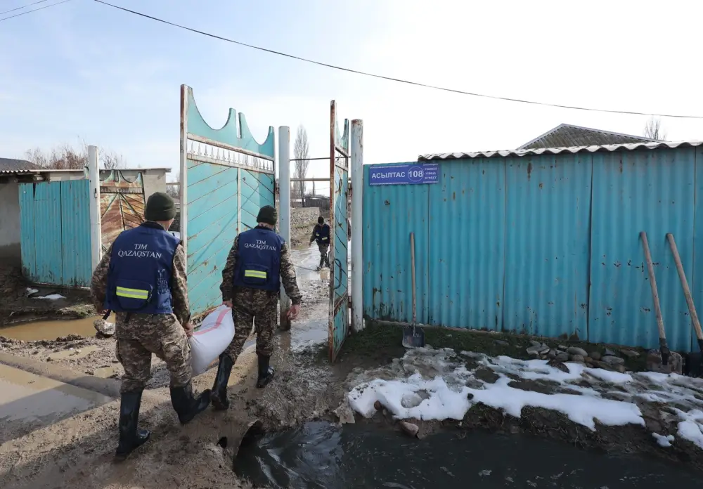 Ербол Карашукеев проверил противопаводковые работы в Таразе (7)