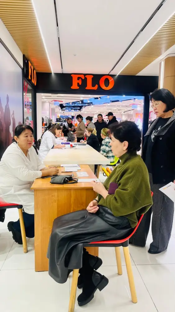 Островок здоровья: В торговом центре проведен бесплатный анализ крови (2)