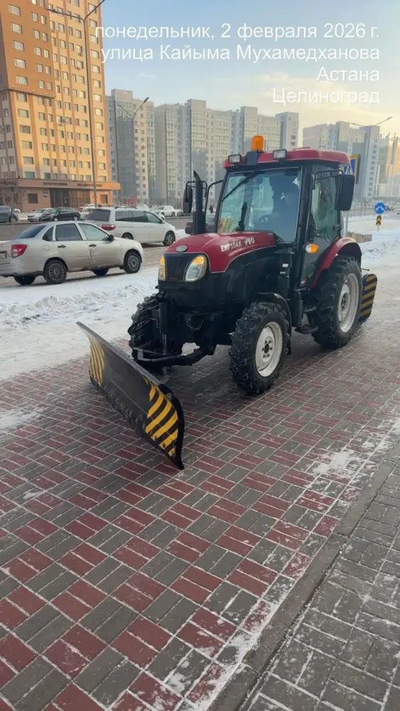 Более тысячи единиц спецтехники задействовано в снегоуборочных работах в Астане (5)