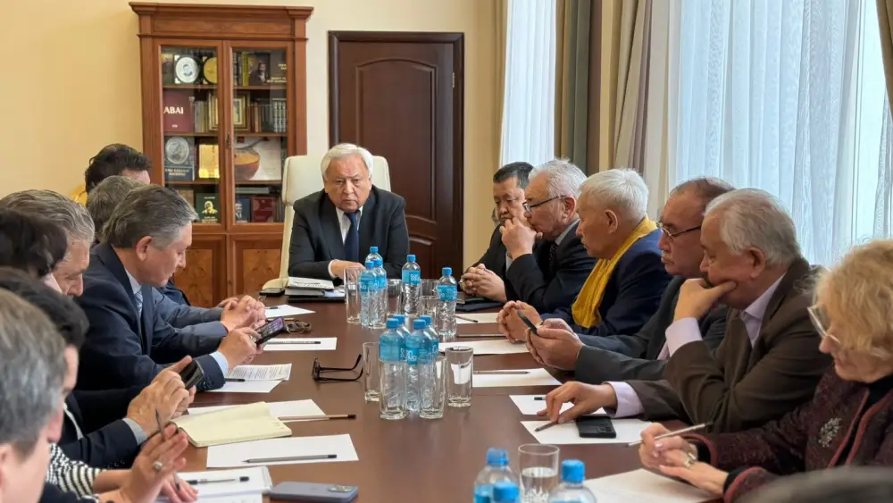 В Союзе писателей Казахстана обсудили проект новой Конституции (3)
