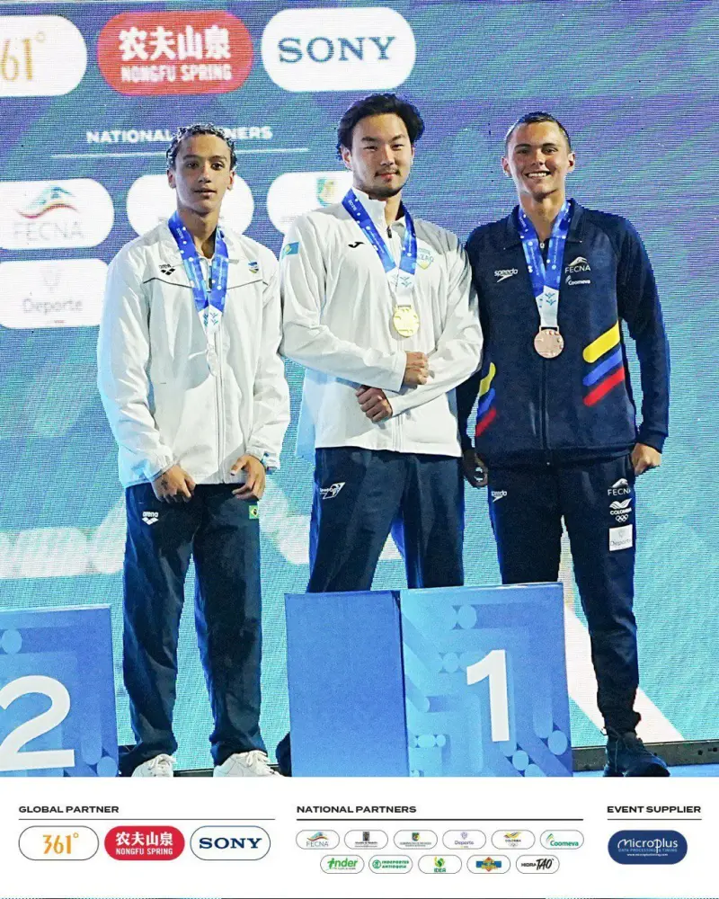 Столичные спортсмены завоевали несколько медалей на этапе Кубка мира по артистическому плаванию (5)