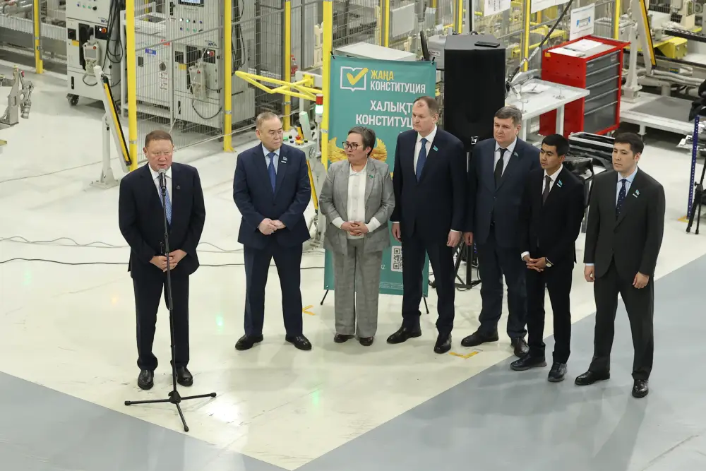 Коллектив завода Kia Qazaqstan поддерживают проект Новой Конституции (6)