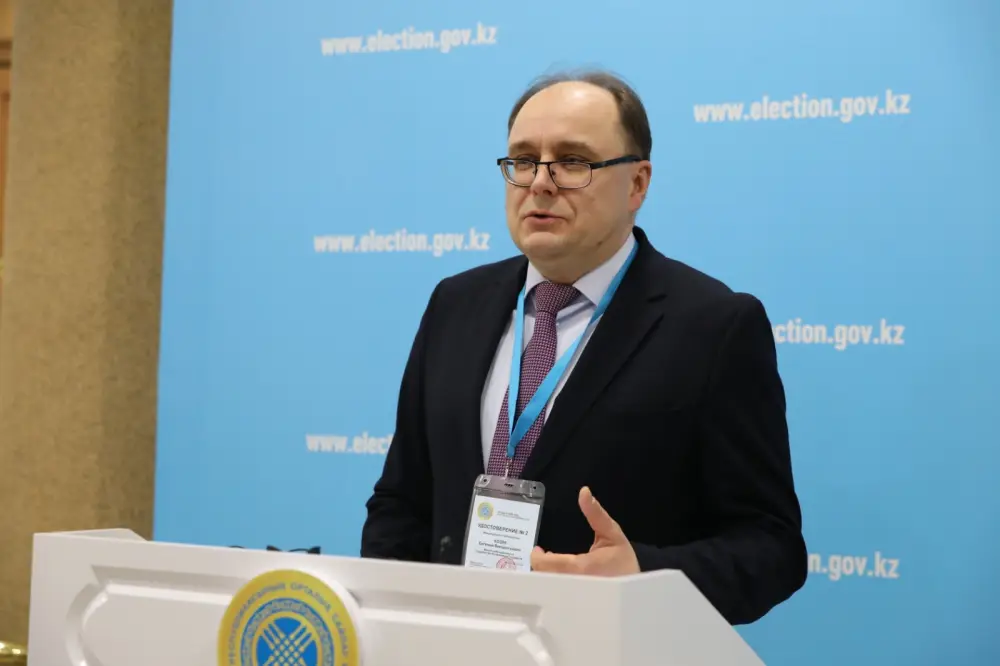 В ЦКР состоялась встреча с руководством Миссии наблюдателей от СНГ на референдуме (2)