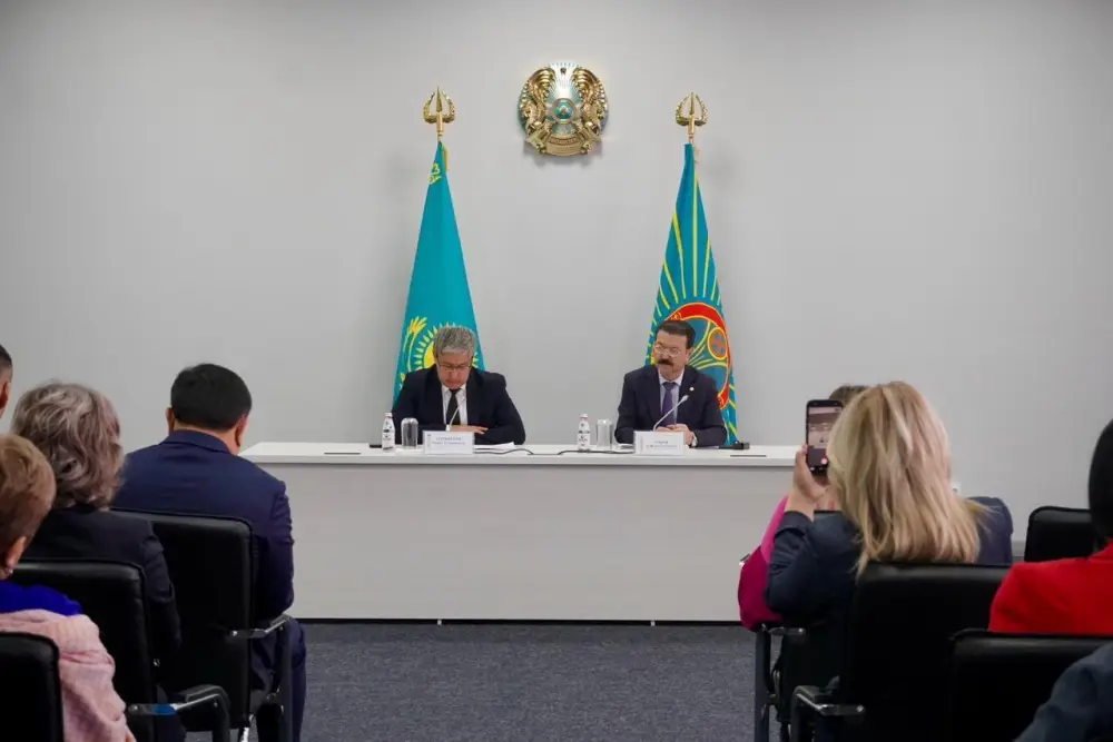 В Астане состоялось открытое общественное обсуждение изменений в новую Конституцию (8)