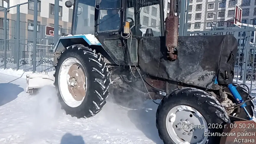 Более 1,5 тысячи единиц техники вывели на снегоуборочные работы в Астане (8)