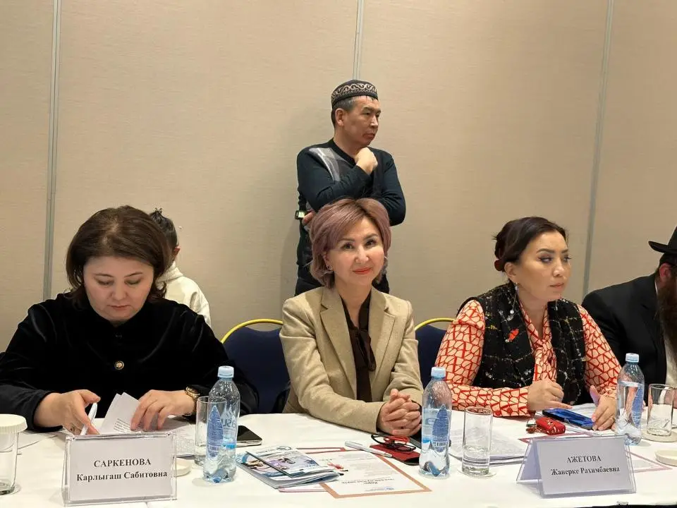 В Астане обсудили вопросы профилактики ВПЧ и рака шейки матки (3)