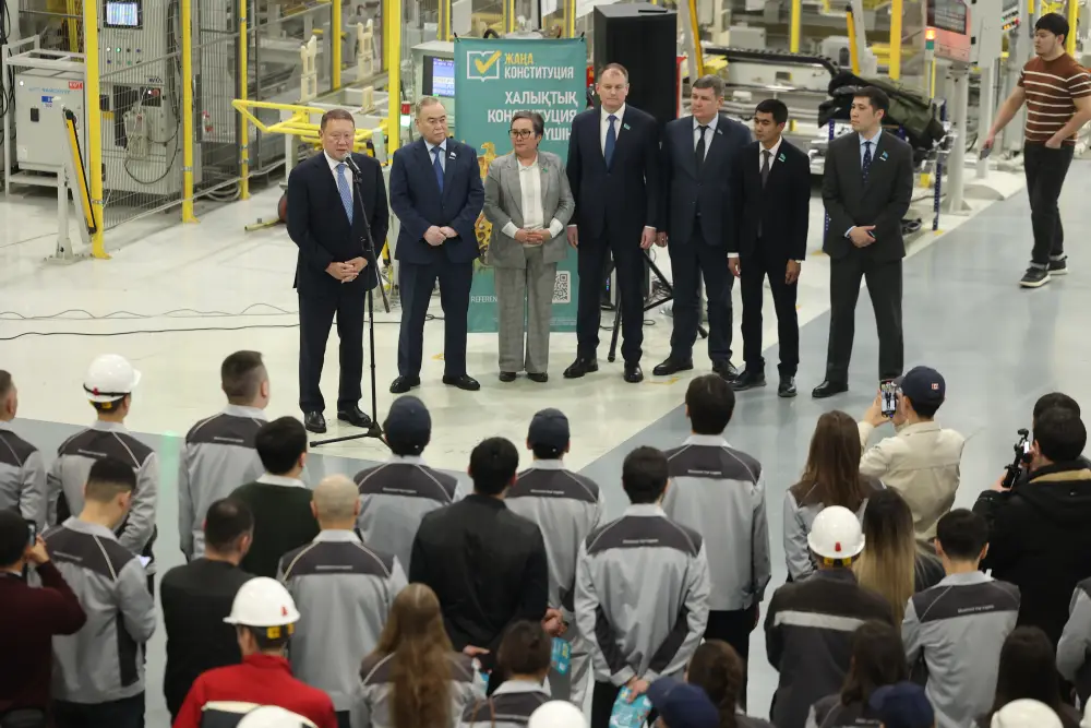 Коллектив завода Kia Qazaqstan поддерживают проект Новой Конституции (3)