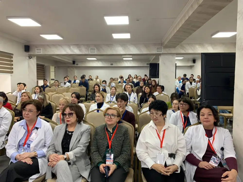 В АЛМАТЫ ЭКСПЕРТЫ ОБСУДИЛИ ВОПРОСЫ ЛЕЧЕНИЯ ПАЦИЕНТОВ С РЕВМАТОЛОГИЧЕСКИМИ ЗАБОЛЕВАНИЯМИ (2)