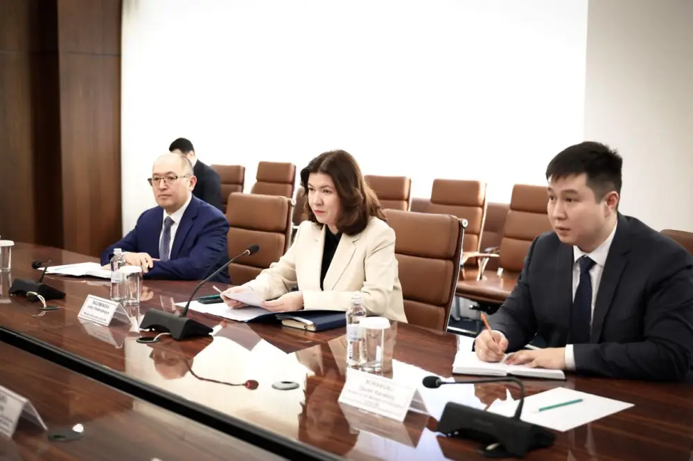 Министр просвещения РК Жулдыз Сулейменова обсудила с основателем Sinovation Ventures Ли Кай-Фу стратегические направления цифровой трансформации образования (3)