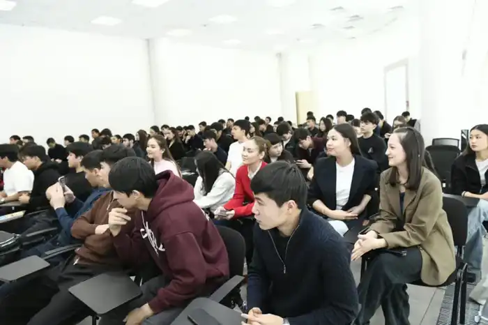 «Закон и порядок»: в Астане студентам разъяснили способы защиты от мошенников (2)