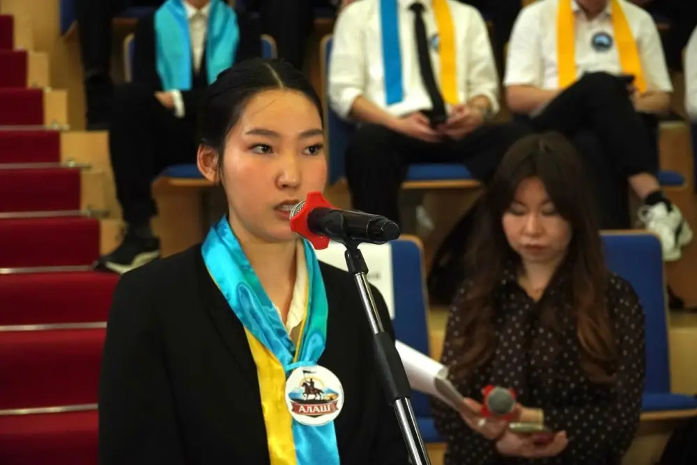 «Закон и порядок – путь честного гражданина»: в Астане прошли дебаты (3)