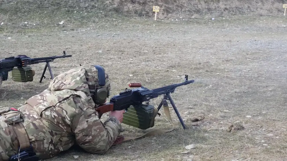В Гвардейском гарнизоне сержанты изучают современные методы ведения боевых действий (3)