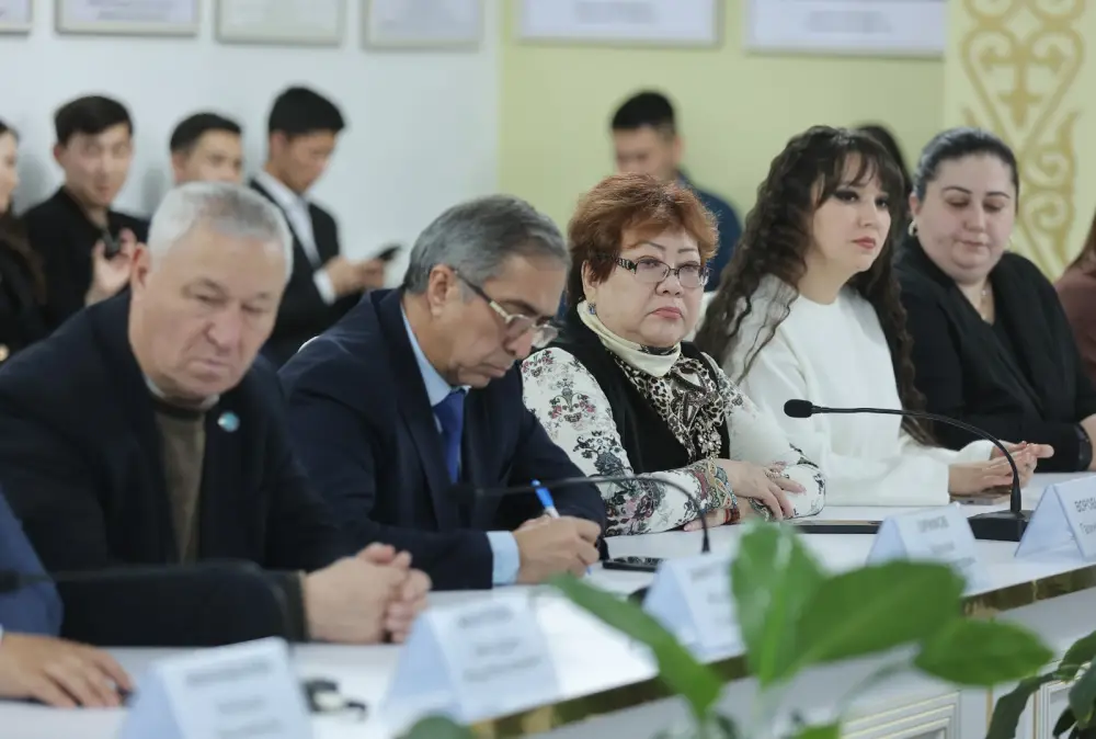 Проект новой Конституции определяет приоритеты развития страны (5)