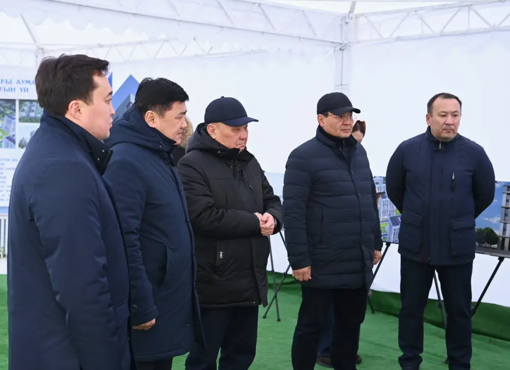 Глава региона ознакомился с ходом строительства жилых домов (9)