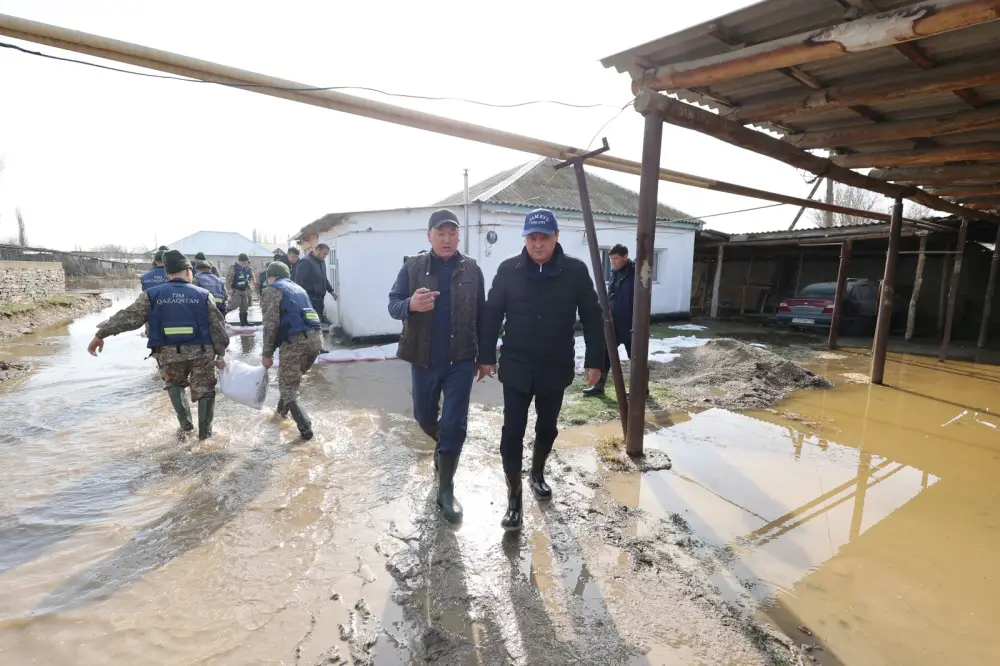 Ербол Карашукеев проверил противопаводковые работы в Таразе (5)