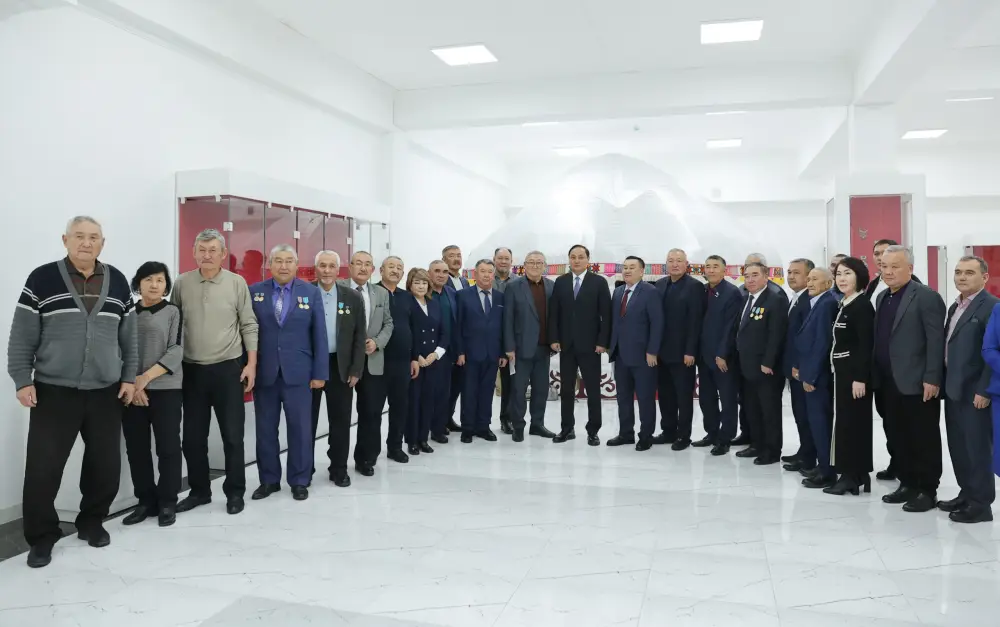 Ербол Карашукеев встретился с ветеранами Жамбылской области (6)
