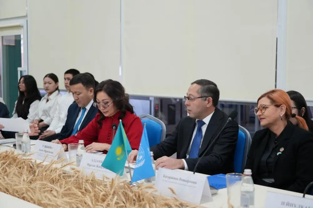 «Экономь воду — спаси будущее!»: в Астане прошел экочас для студентов колледжей (2)