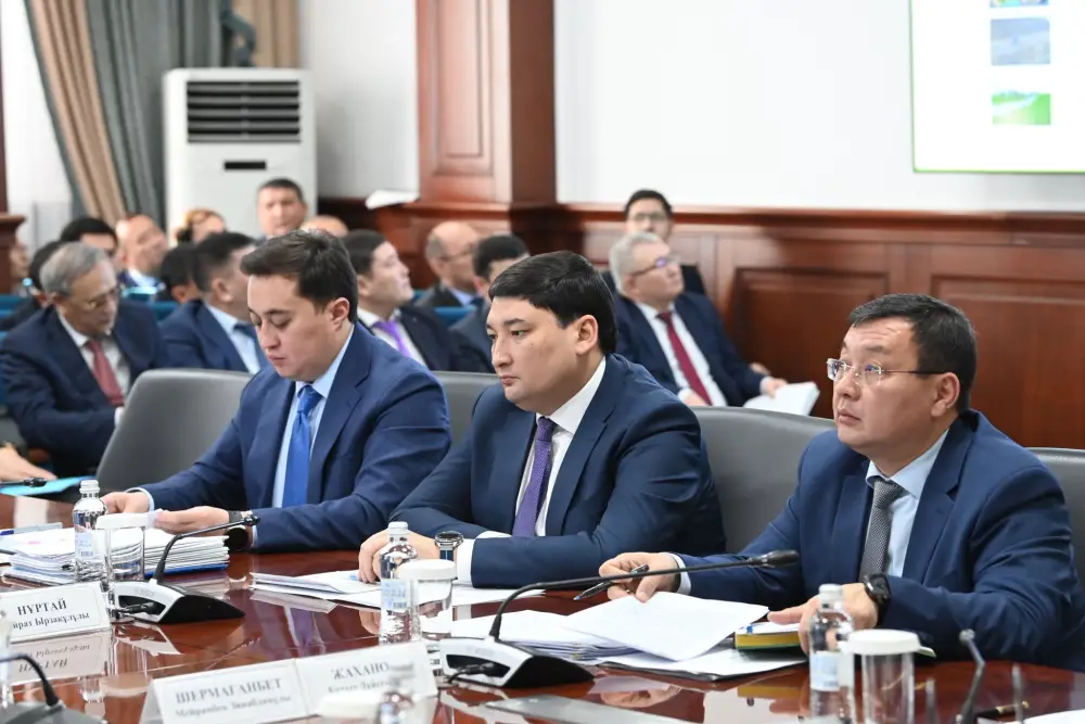 Рассмотрены вопросы подготовки к весенне-полевым работам (4)